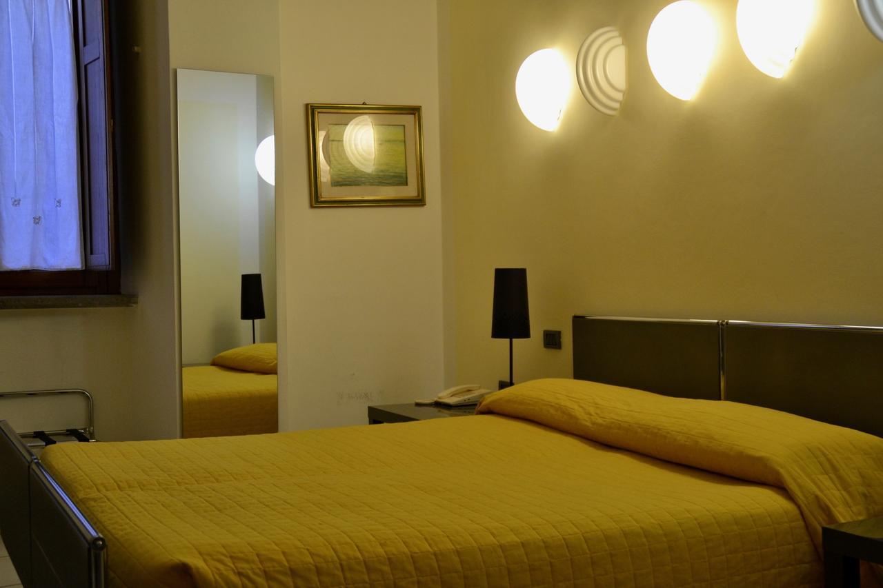 Hotel Italia Foligno Zewnętrze zdjęcie