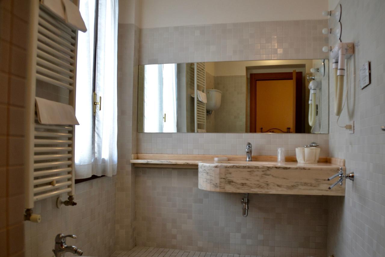 Hotel Italia Foligno Zewnętrze zdjęcie