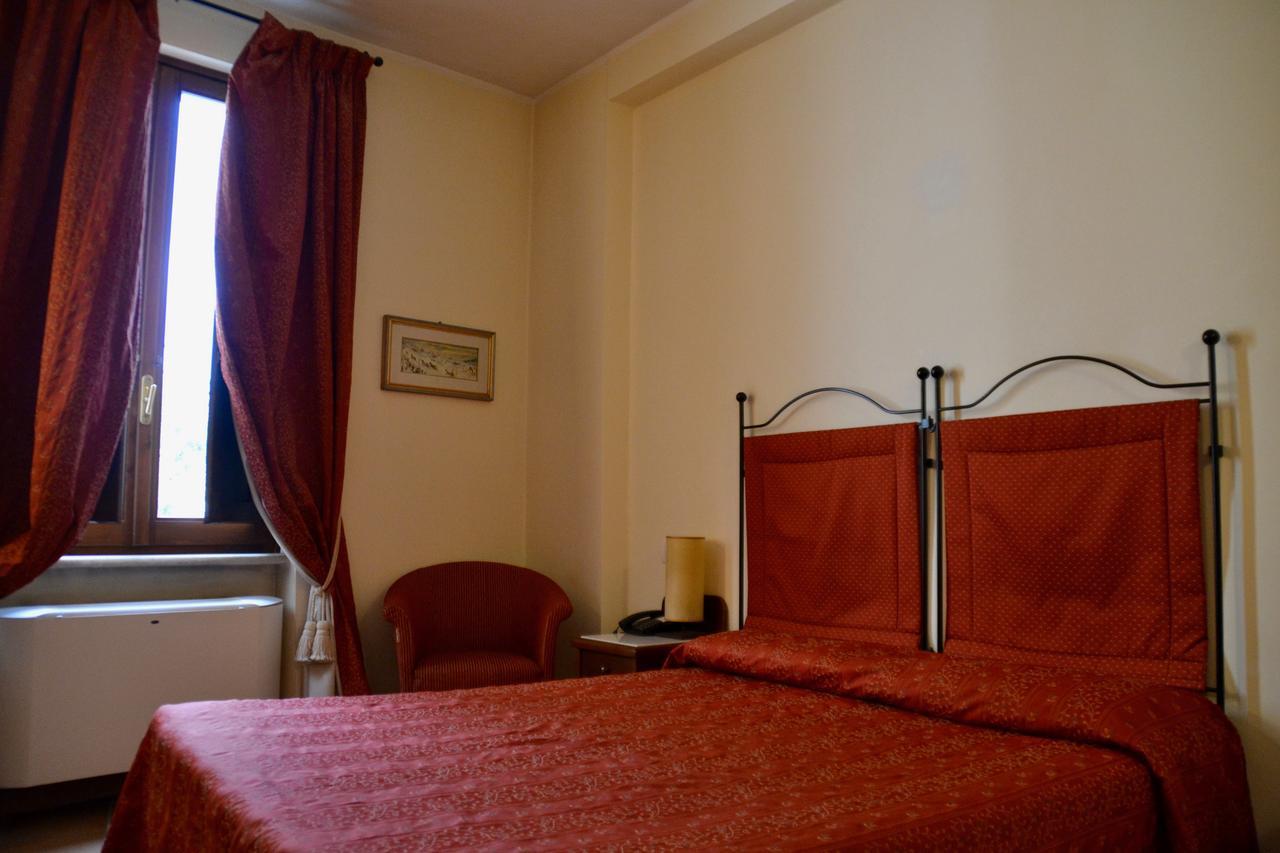 Hotel Italia Foligno Zewnętrze zdjęcie