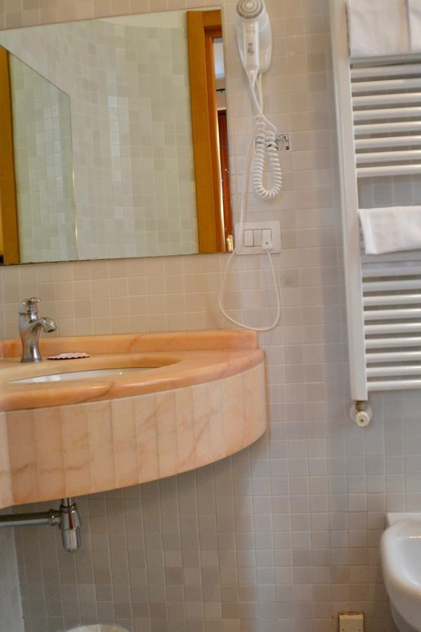Hotel Italia Foligno Zewnętrze zdjęcie