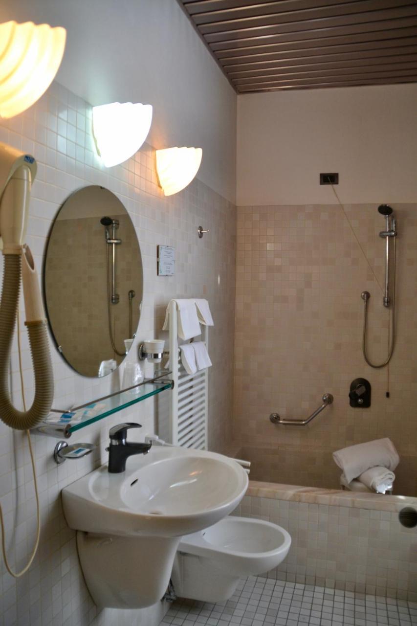 Hotel Italia Foligno Zewnętrze zdjęcie