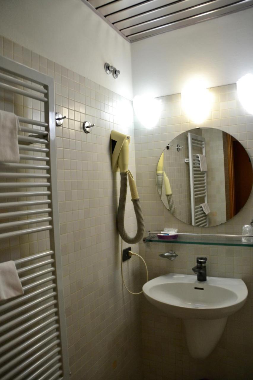Hotel Italia Foligno Zewnętrze zdjęcie