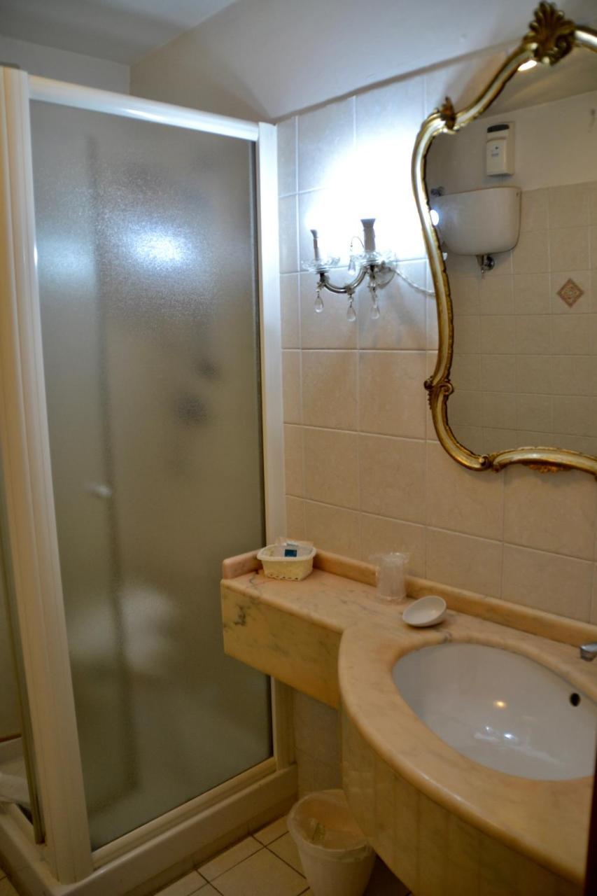 Hotel Italia Foligno Zewnętrze zdjęcie