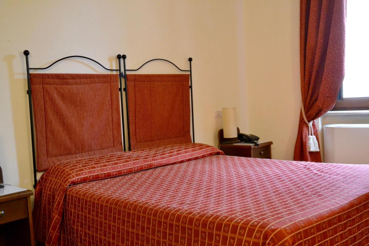 Hotel Italia Foligno Zewnętrze zdjęcie
